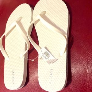White slippers size 3-4